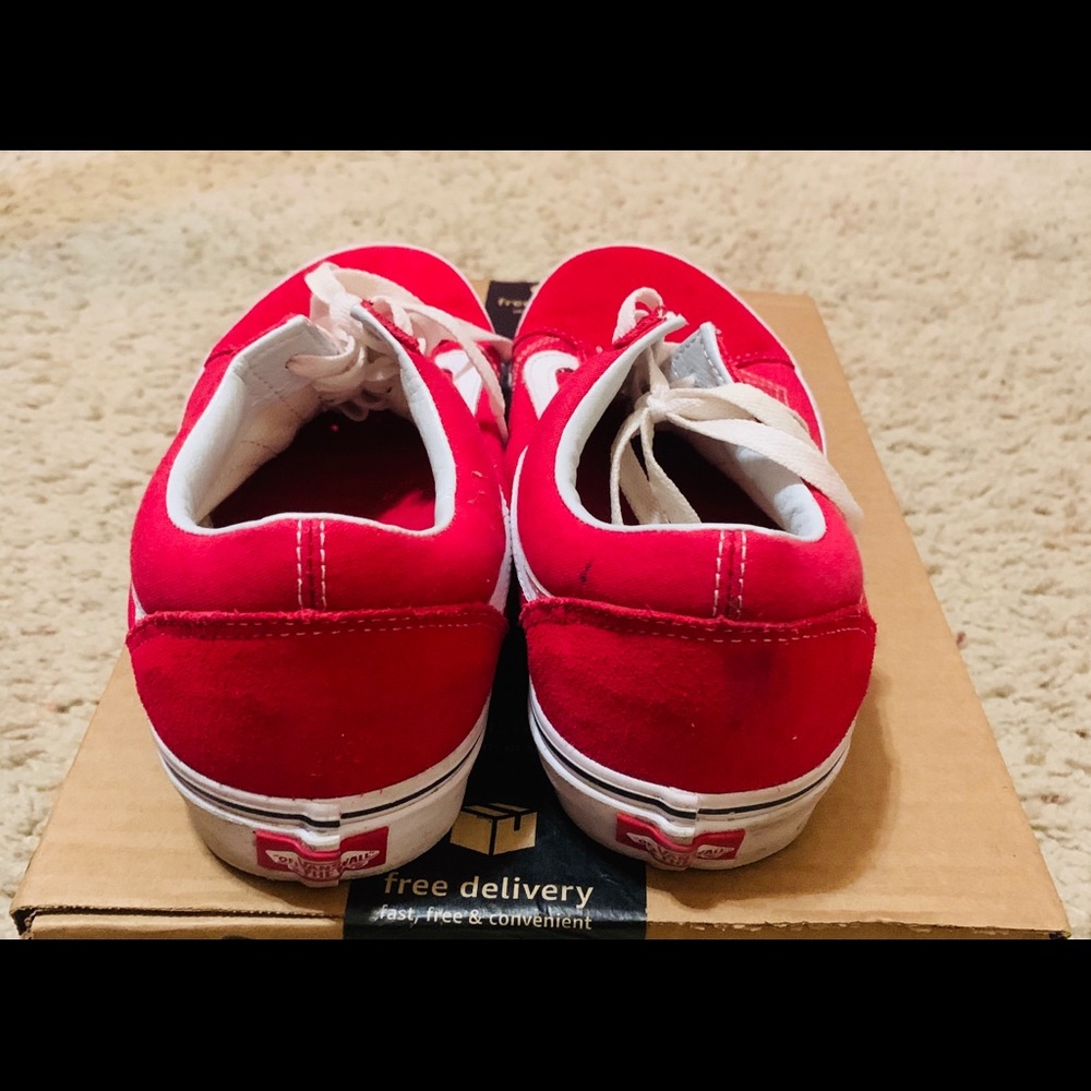 Red vans - Picture 2 of 6